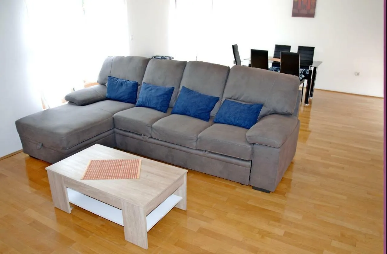 Family House Branka With Spa Pool Peroj Hébergement de vacances
